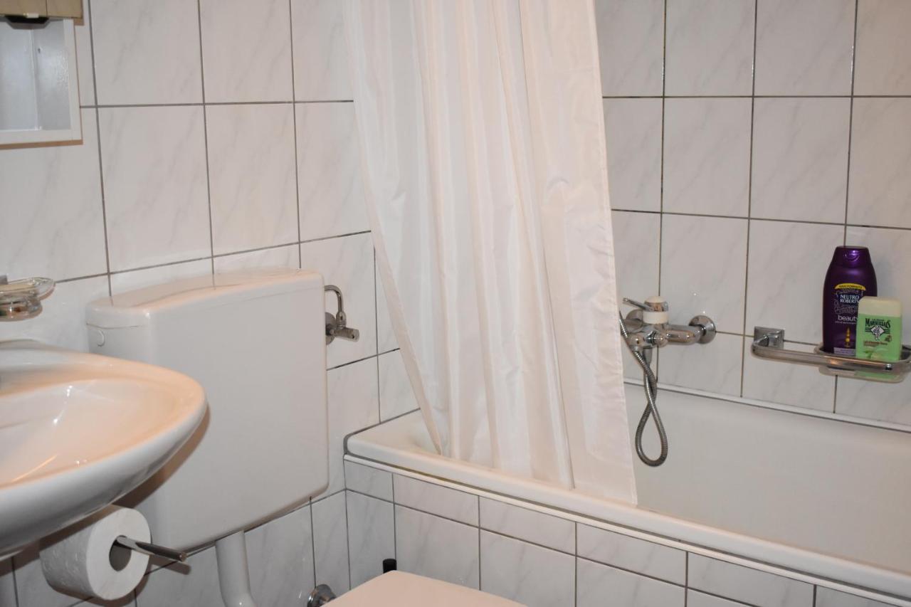 Charmantes Apartment Берн Екстер'єр фото